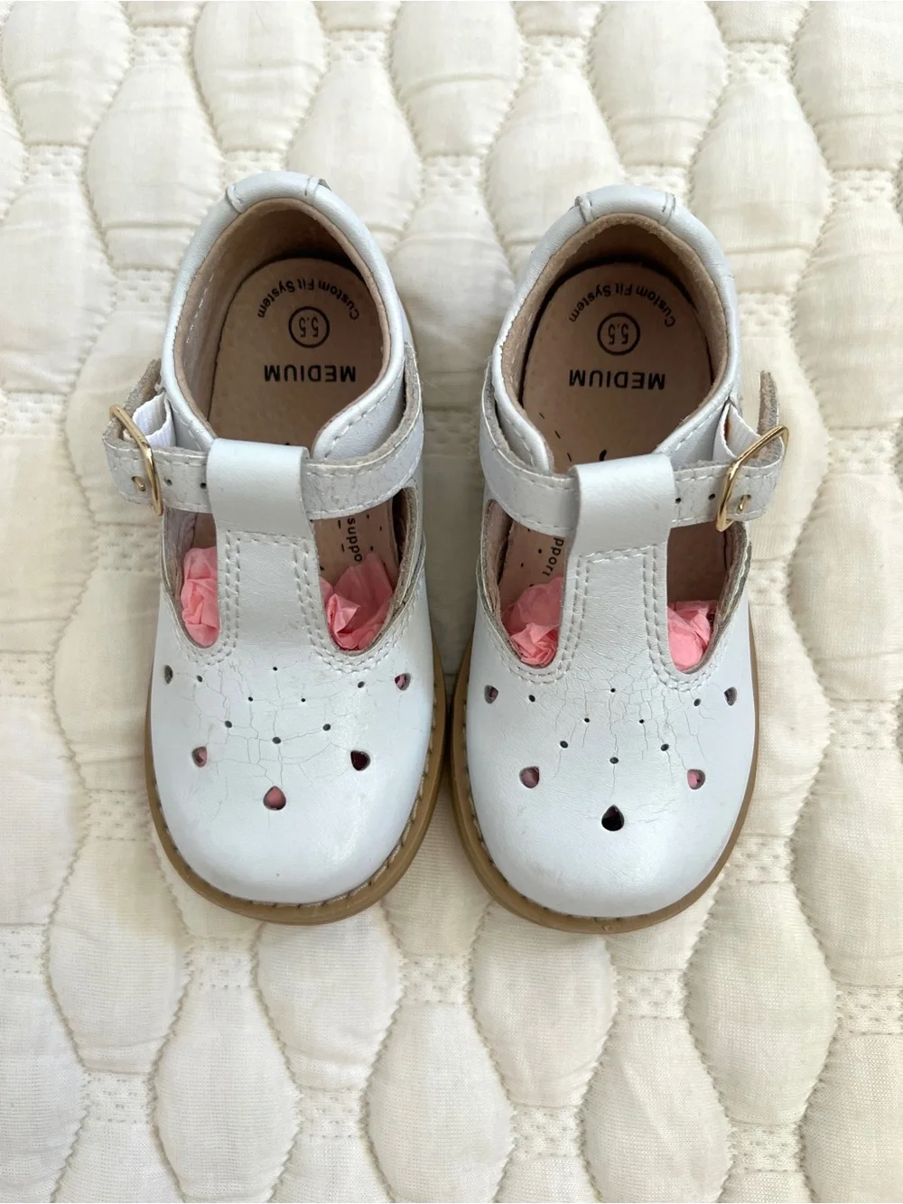 FootMates Mary Jane Dress Shoes Girls Size 5.5 M White T-Strap Leather Buckle